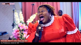 Awww Apostle Anim Nyame Tease Deep Worship Song || Nhyira betty 😭😭 Uncontrollably In This Video 😭😭😭