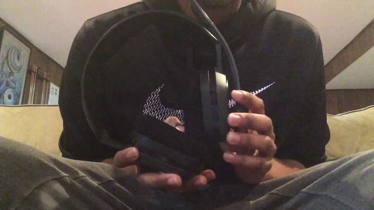 ASTRO A10 GAMING HEADSET TUTORIAL/HOW TO - YouTube