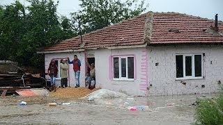 ارتفاع عدد ضحايا السيول في بلغاريا الى 14 قتيلاً