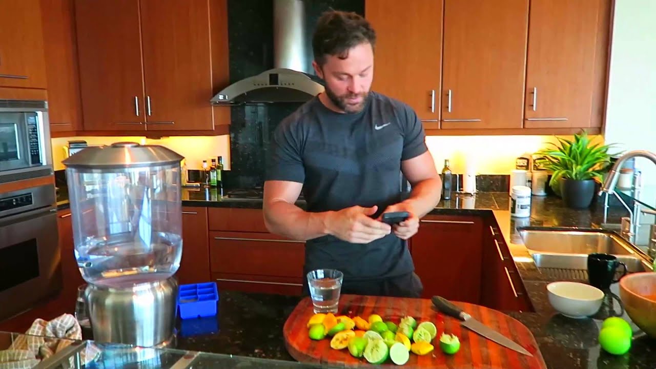 How To Make Lemon Water In 2 Seconds 