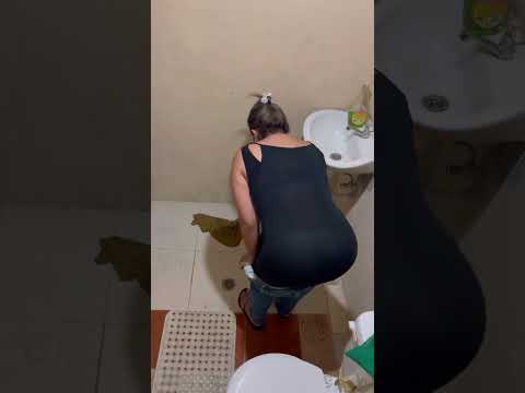 Lady Bathroom Dress changing #youtubeshorts