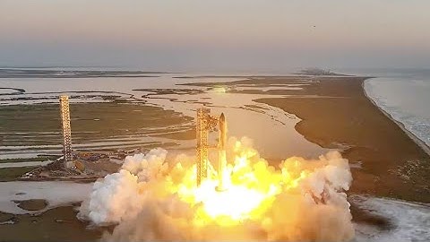 Blastoff! SpaceX Starship launches on 5th flight, nails 'chopsticks' booster catch!