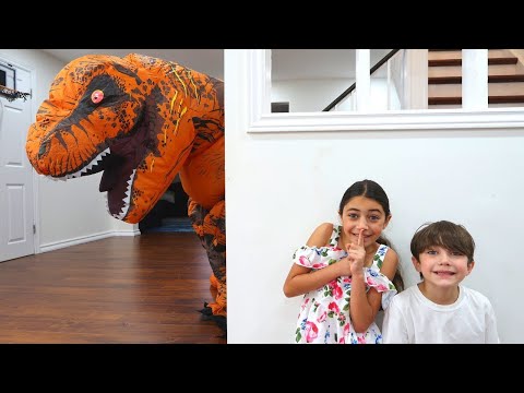 Хайди И Зидан Играют В Прятки Против Динозавра