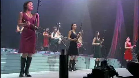 12 Girls Band Alamuhan - Live