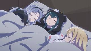 【Name this anime】Her Kuma Punch will solve all the problems