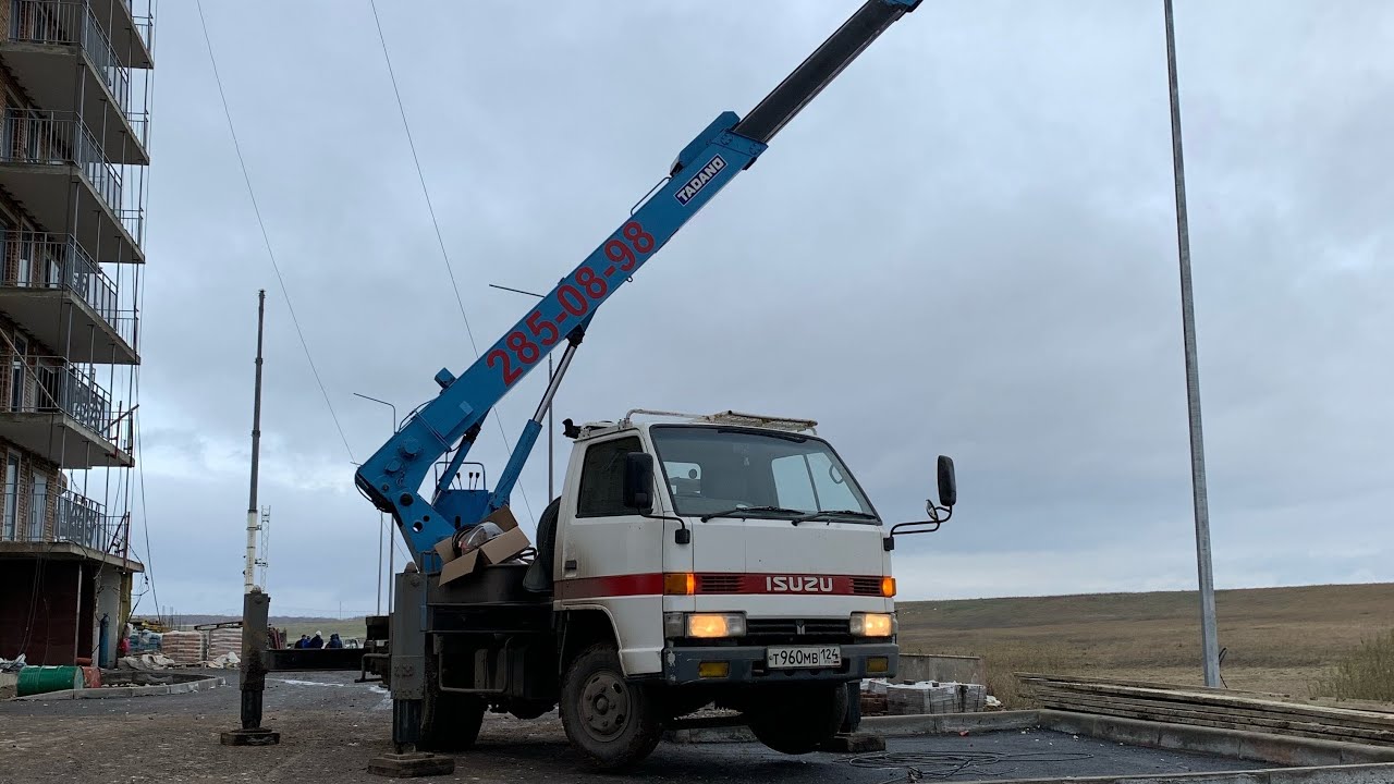 Работа на АВТОВЫШКЕ в непогоду - YouTube