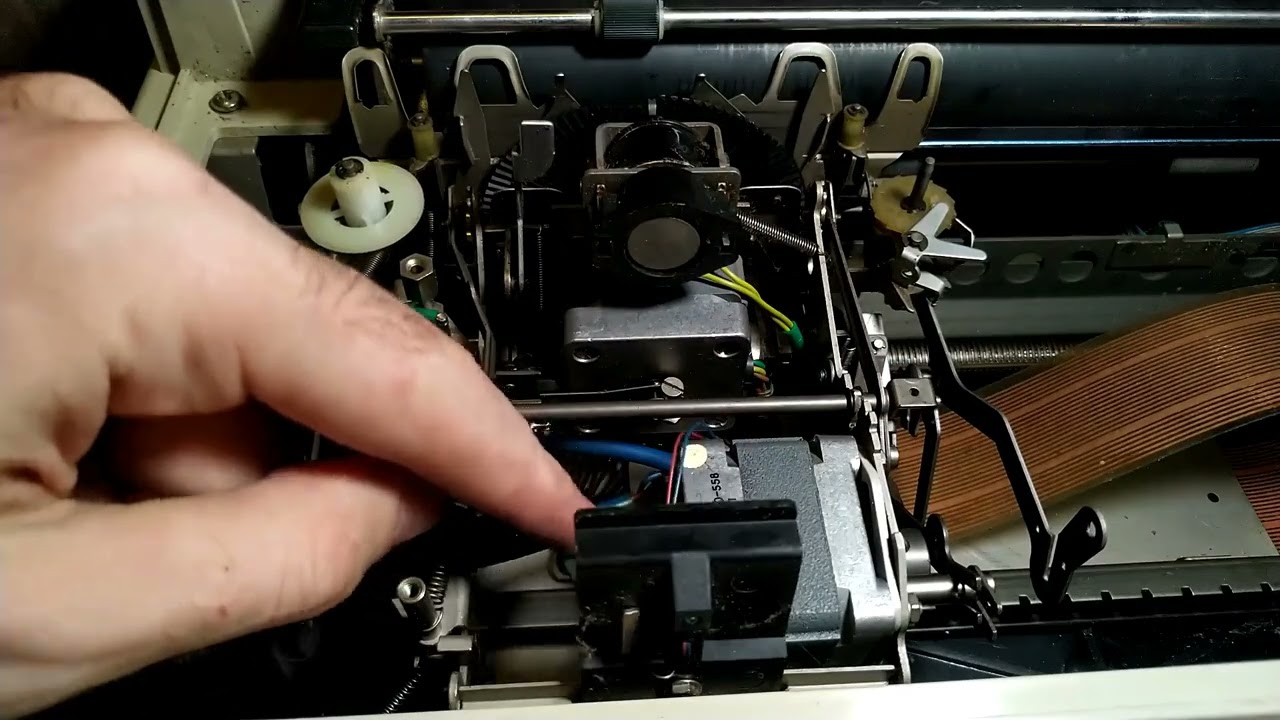 [Autopsie] Mașină de scris computerizată din anii '80 (Part 1)