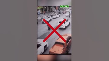 Tạm giữ nhóm vệ sĩ phân luồng cho đoàn xe sang đi đám cưới ở Thanh Hóa #shorts