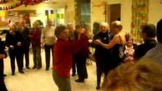 Comment danser le cercle circassien 