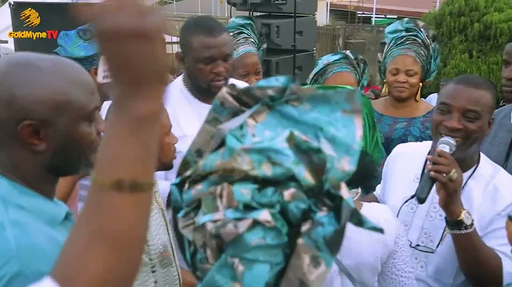 MOMENT K1 DE ULTIMATE SINGS CLASSICS TUNE TO APPRECIATE FANS AT HIS MOTHER FIDAU PRAYER AT IJEBU ODE