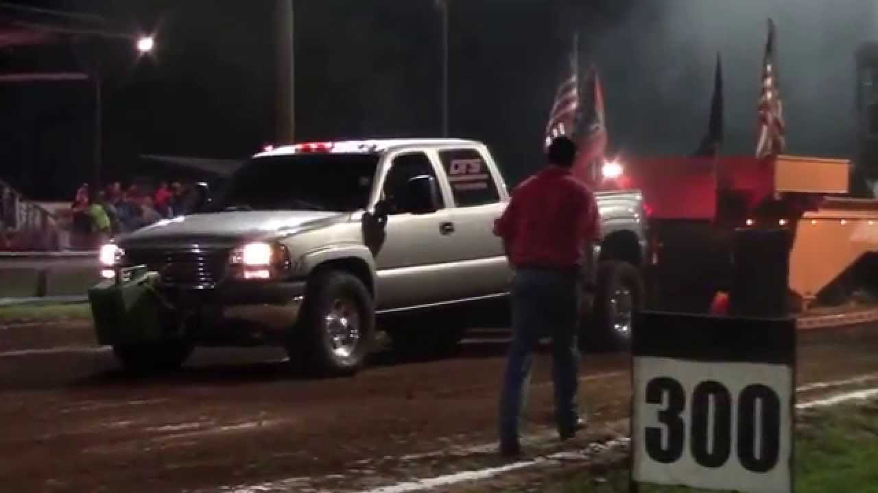 Dino Swafford at the Viola Tn pull with a pull of 257.58ft. YouTube