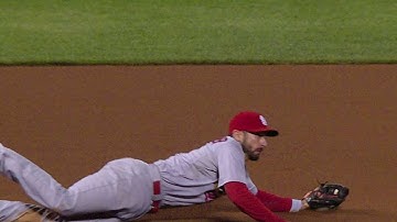 STL@SF: Carpenter makes a diving stop, fires to first