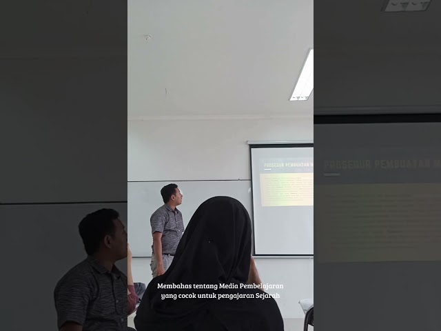 Pertemuan Keempat! Membahas Media Pembelajaran Sejarah: Buku Tutorial Komik class=