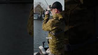 Pen Dobber Gaat Live Onder Mooie Snoekbaars