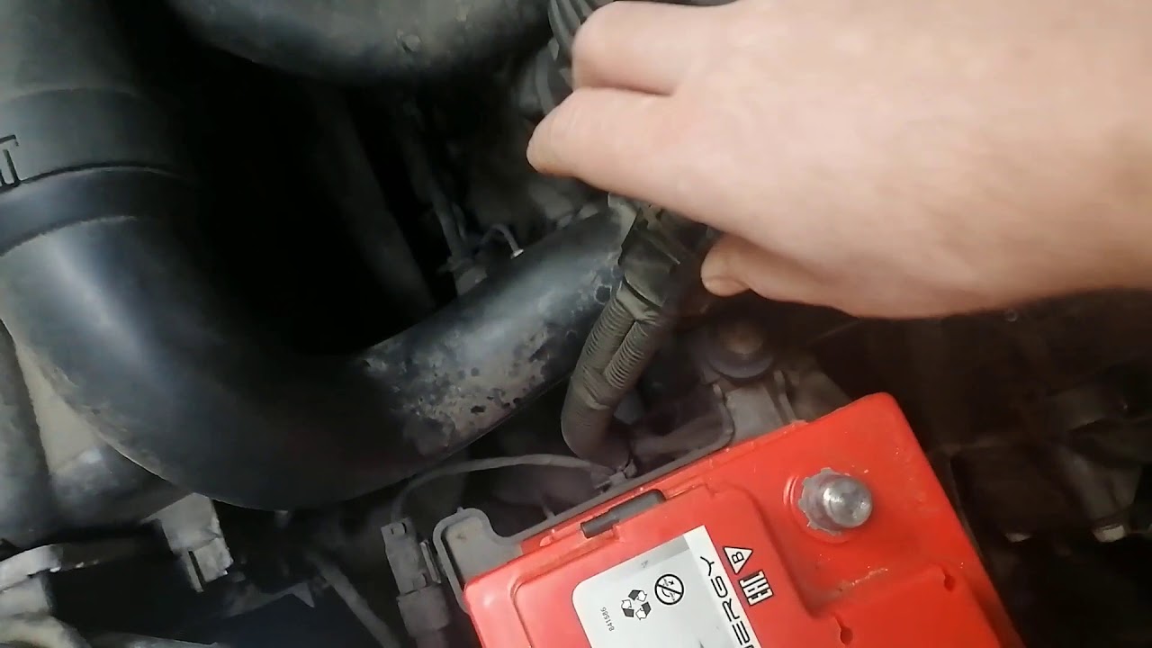 Hyundai I30 Battery Removal or Replacement How to  YouTube