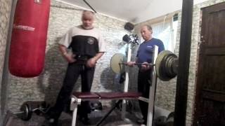 Benchpress 170 kg (Arnošt 52 let)