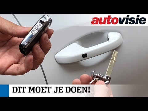 Wat als je een lege batterij voor Keyless Entry hebt? | Sjoerds Weetjes #135 | Autovisie