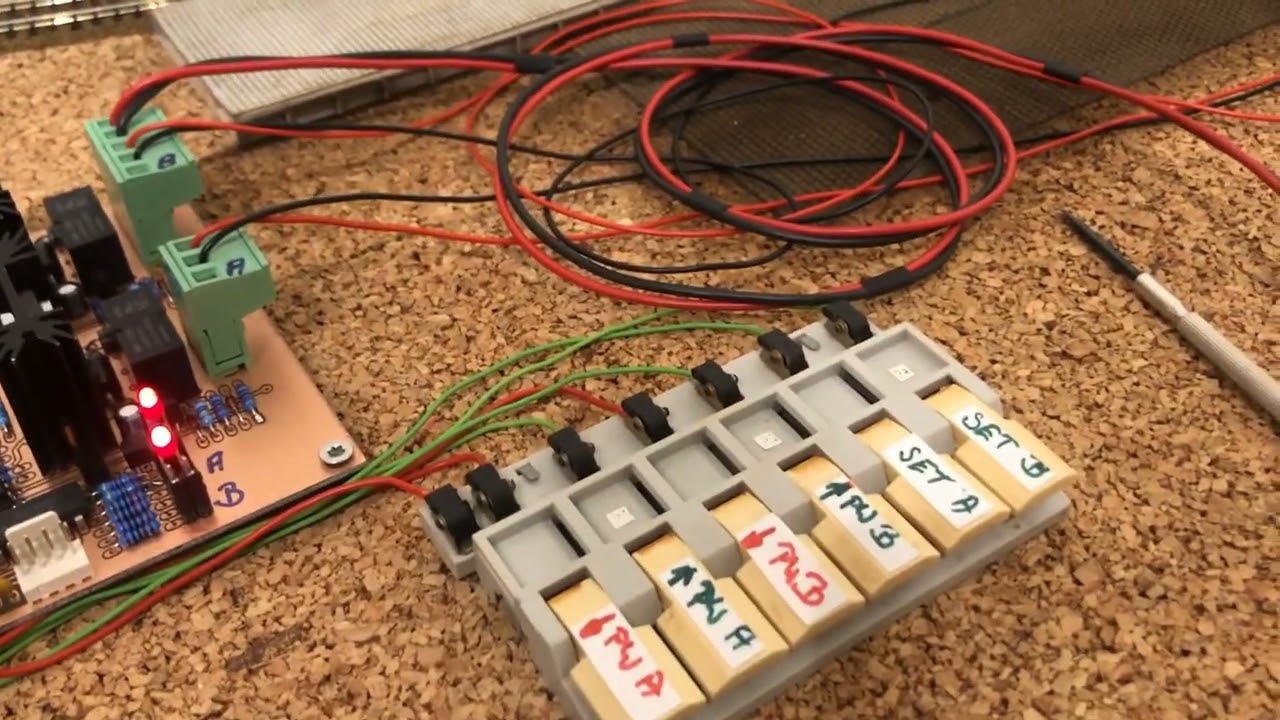 Modellbahn Spur TT - Fahrbetrieb 28  Bhf Zughalt Gleis A