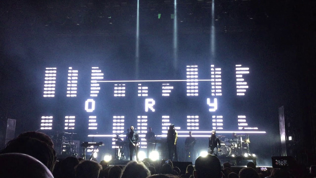Massive Attack with Young Fathers - Voodoo in My Blood, Live @ Prague, Metronome Festival 2018 bekijken op YouTube Massive Attack with Young Fathers - Voodoo in My Blood, Live @ Prague, Metronome Festival 2018 bekijken op YouTube