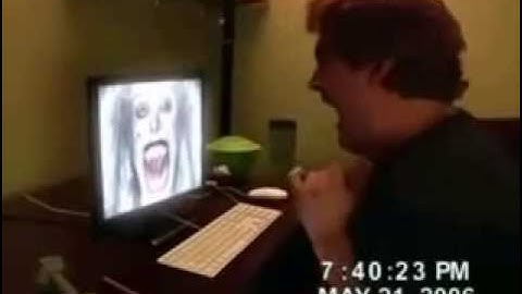 Hilarious Reaction to Scary Maze Game