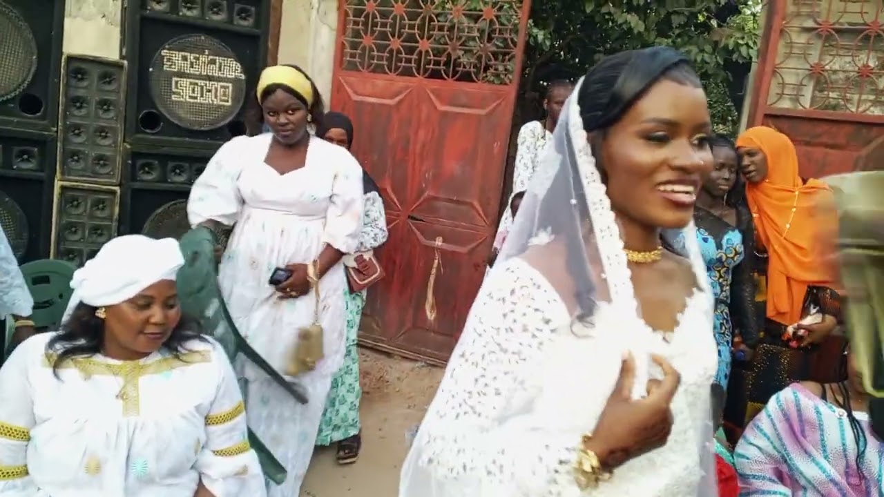 TAKUSSAN MARIAGE MARIAGE DE MILLIARDAIRE , DJIBRIL ET MARIAMA MARONN, DU JAMAIS VU. 