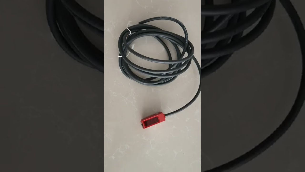 LEUZE SENSOR Part No 50133591 HT3C 2N Diffuse Sensor With Background Suppression