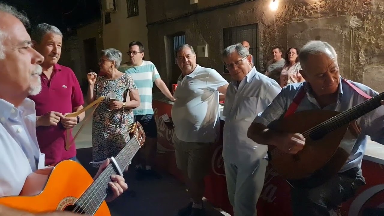 Una jotilla con amigos del Poyo Largo