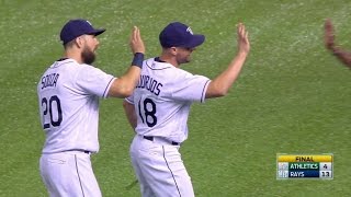 OAK@TB: Martinez makes a nifty catch to end the game