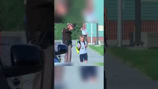 70 полицейских пришли в школу 🥹