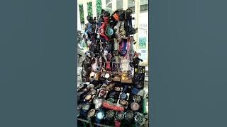 Pedagang jam tangan murah meriah obral 35 ribu guyss' barang murah berkualitas mewah guys.mantap..