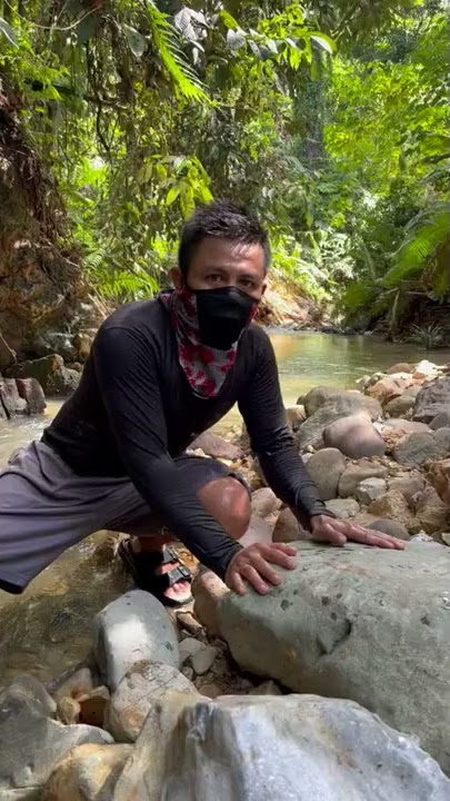 VIRAL,!! PENEMUAN BONGKAHAN BATU KRISTAL LUMUT SUNGAI DAREH#Shorts