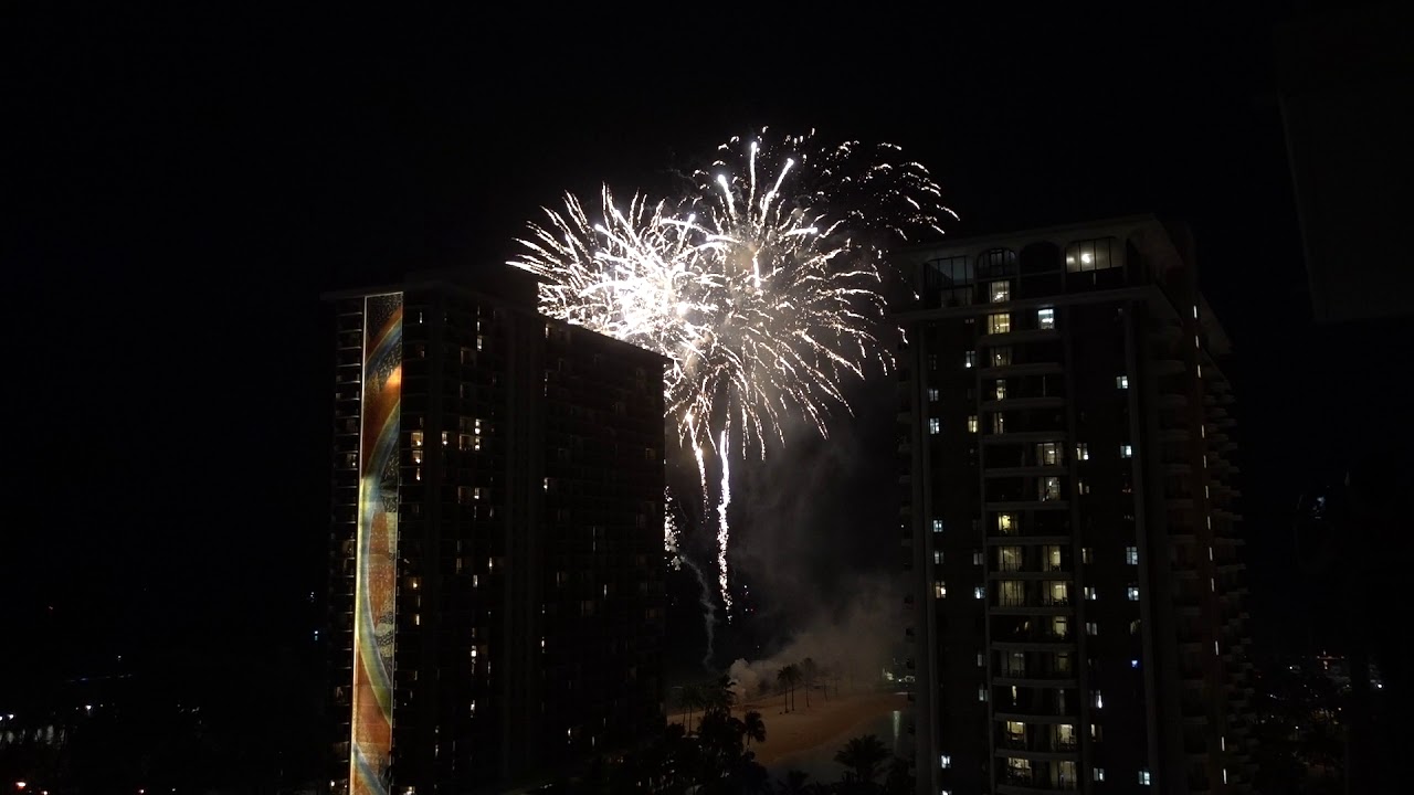 Hilton Hawaiian Village Friday Fireworks YouTube Hilton Hawaiian Village Friday Fireworks YouTube