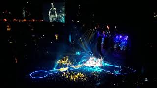 Coldplay & R.E.M.'s Peter Buck cover Free Fallin' by Tom Petty