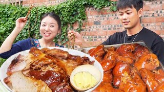 小雨吃隆江豬腳飯，Q彈軟糯湯汁香濃，加兩個滷蛋一碗泡菜真絕了 市民朱小雨