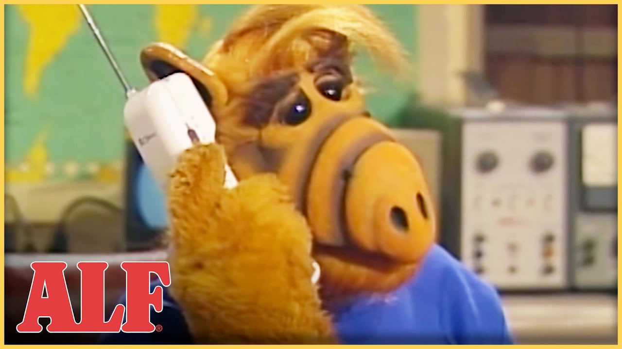 ALF's MAIN PRIORITY is the O-zone 😤🌎 ALF | S4 E21 - YouTube