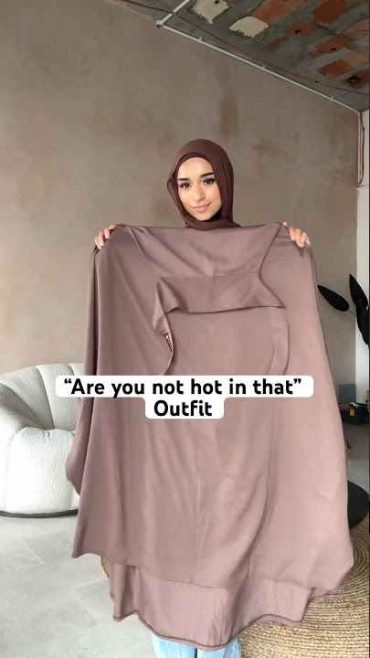 It’s actually so much cooler in this:) #jilbab #modestfashion #hijabinspiration #hijab #shorts