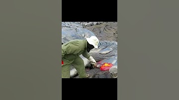 How geologists collect Lava samples ?