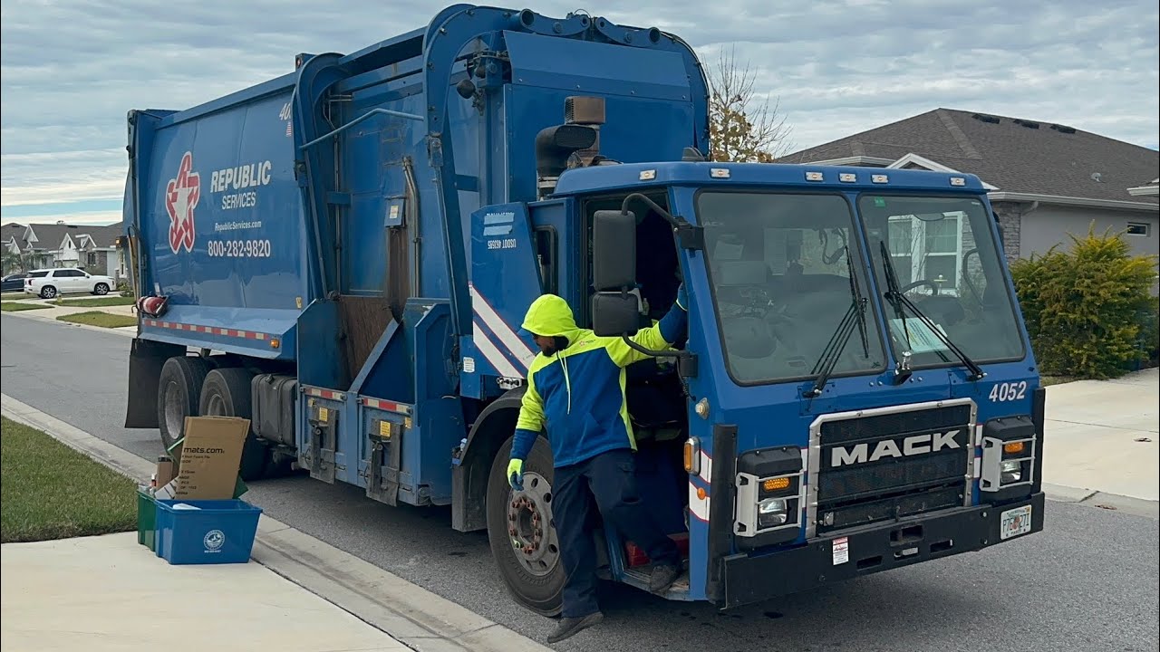 Mack LR KANN Recycler Side Loader Garbage Truck on The Final Days of Republic Services in Hernando 