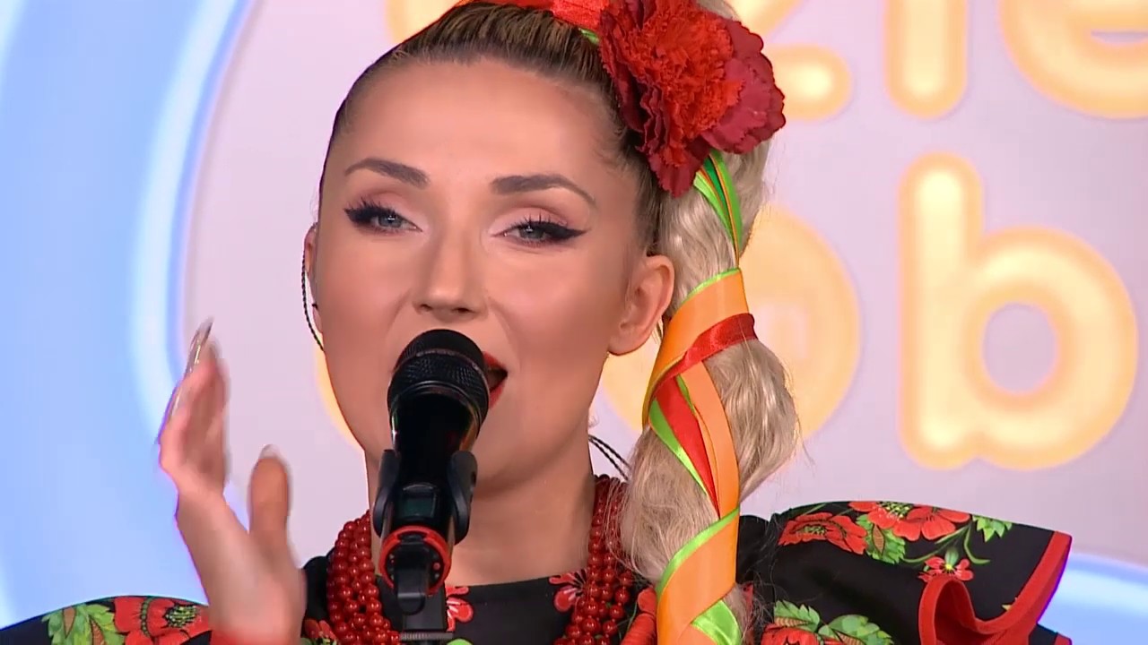 Cleo i jej najnowszy singiel "Dom". Wokalistka wróciła do folkowych korzeni! [Dzień dobry TVN]