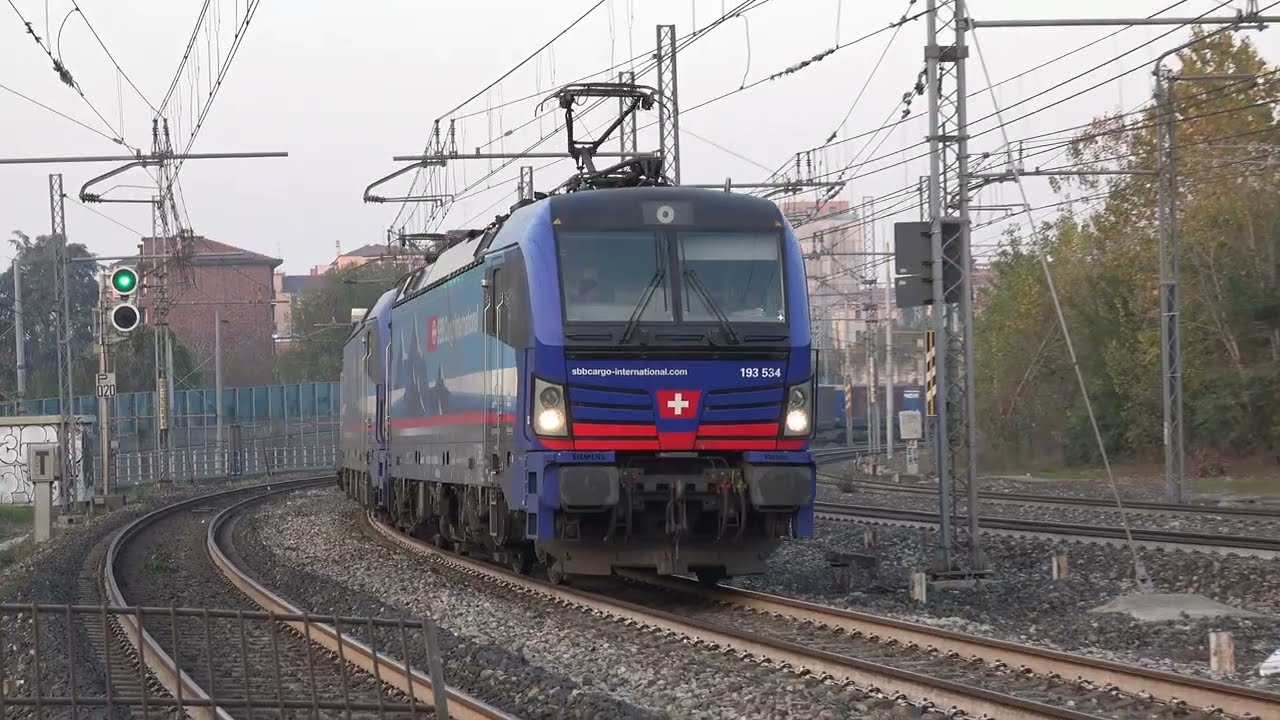 Treno merci trainato da una coppia di E193 di SBB Cargo International