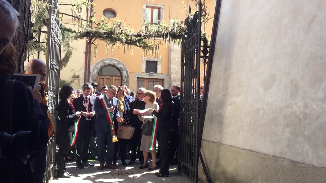 Palazzo Seneca, primo hotel riaperto a Norcia. Il turismo tornerà?