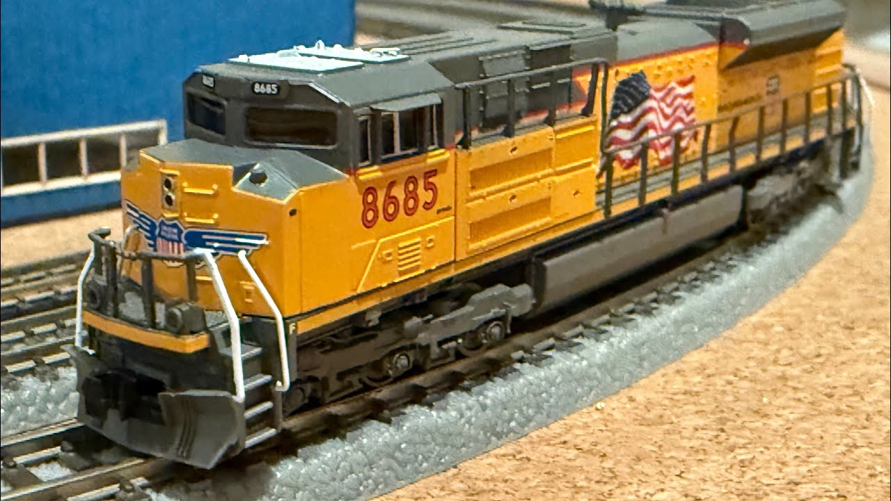 AZL 63100-7 Union Pacific SD70ACe Locomotive 8685 Test Run at z