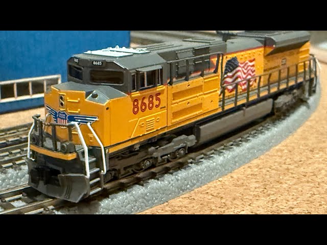 AZL 63100-7 Union Pacific SD70ACe Locomotive 8685 Test Run at z