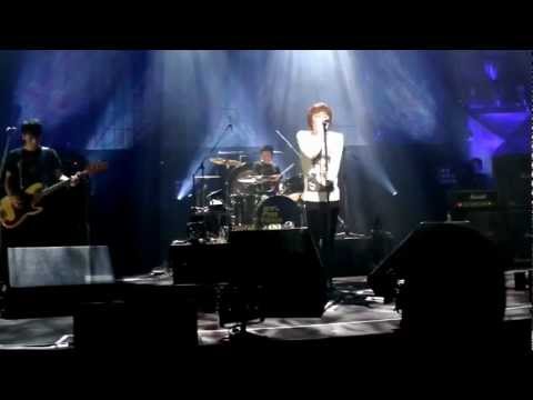 最前列　センターより　JUN SKY WALKER(S)　2012/ 7/8 NHKホール　ガラスの街