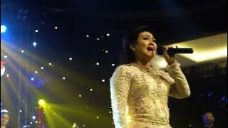 Bella Saphira feat Andy Irawan Orchestra 'Sesungguhnya Hatiku'