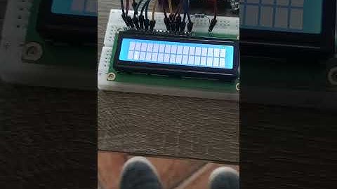Simple LCD display Jumping game Arduino UNO Dylan Wynne