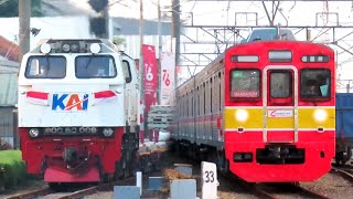 Kumpulan Kereta Api KRL Commuter Line di Stasiun Depok, KRL JR 205 & Lokomotif CC 206 Bawa Bendera !