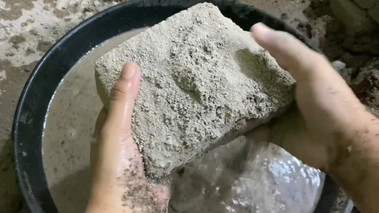 Crumbling in silence bring so much peace😇💙|Grainy mud sand water crumbling/#asmr #satisfying💦💦