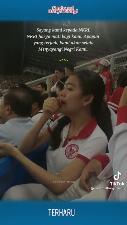 suporter cewek cantik manis timnas Indonesia nangis