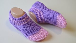 картинка: Короткие носки на двух спицах / одним полотном / без шва на подошве